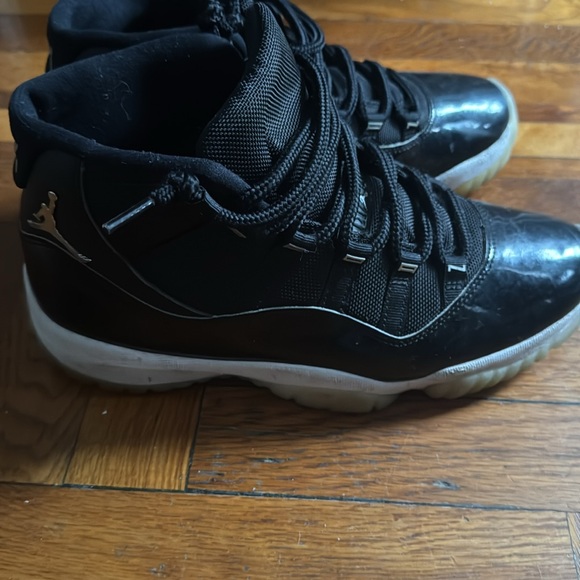 Jordan 11 - Picture 5 of 6